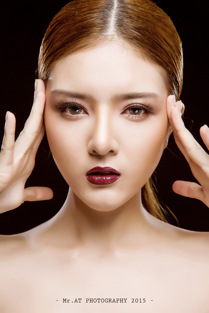 女的越疼男的越往里寨的视频